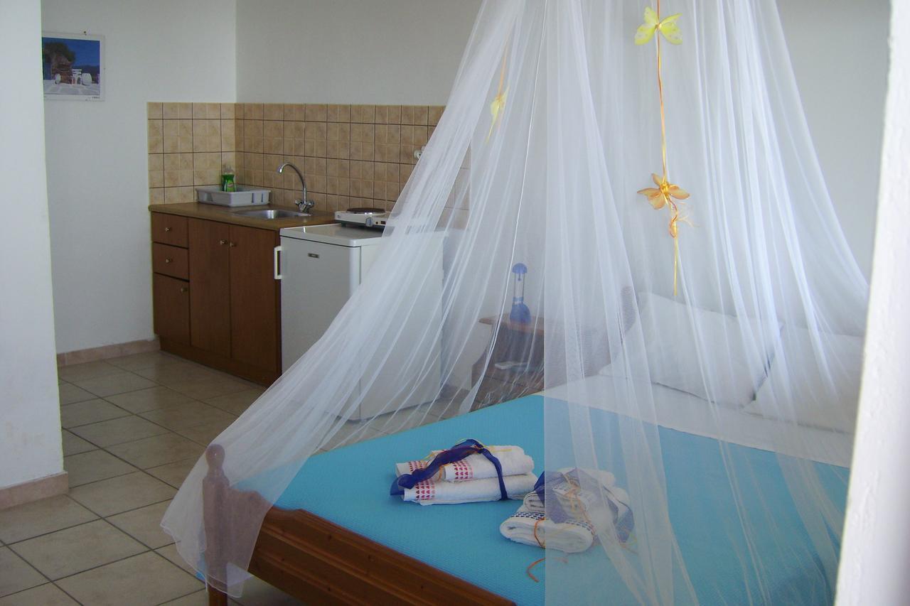 Studios Avra Akhladherí Екстериор снимка